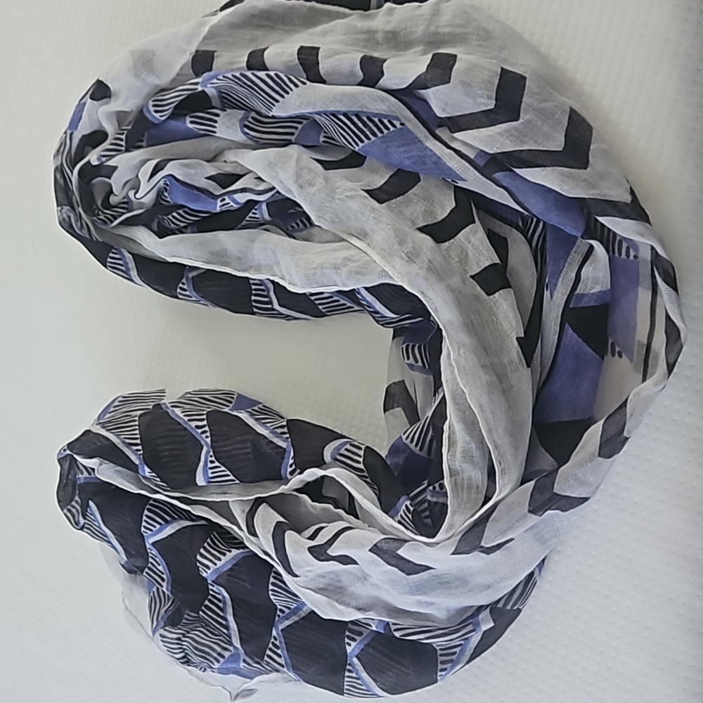 Scarf - Picture 2 of 3